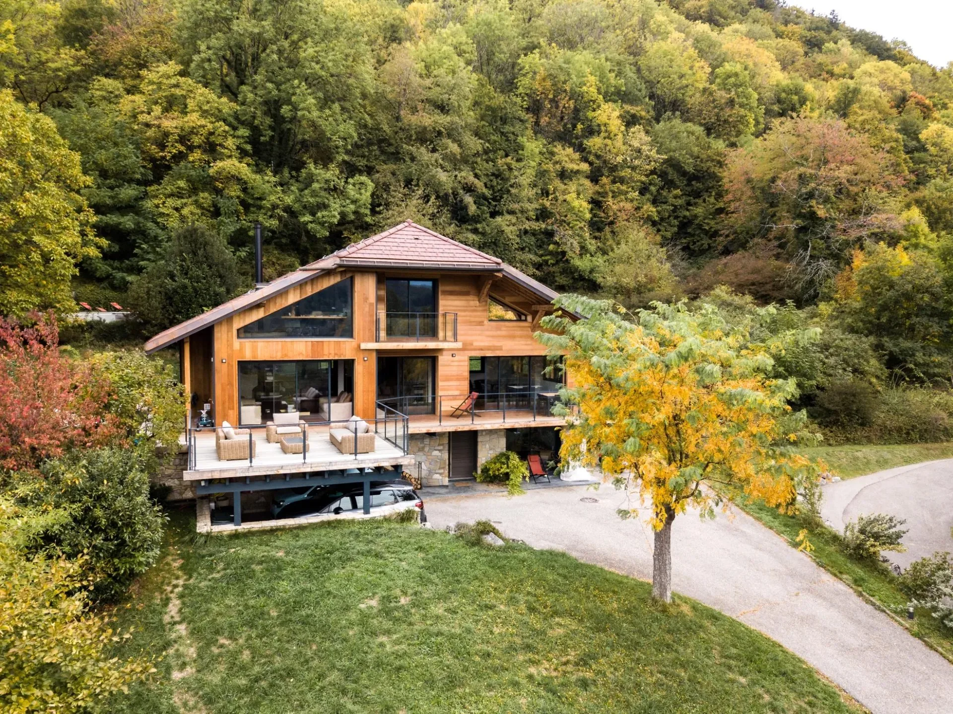 Chalet modernisé, rénovation lourde, vue 1 — Les 3 d'un coup