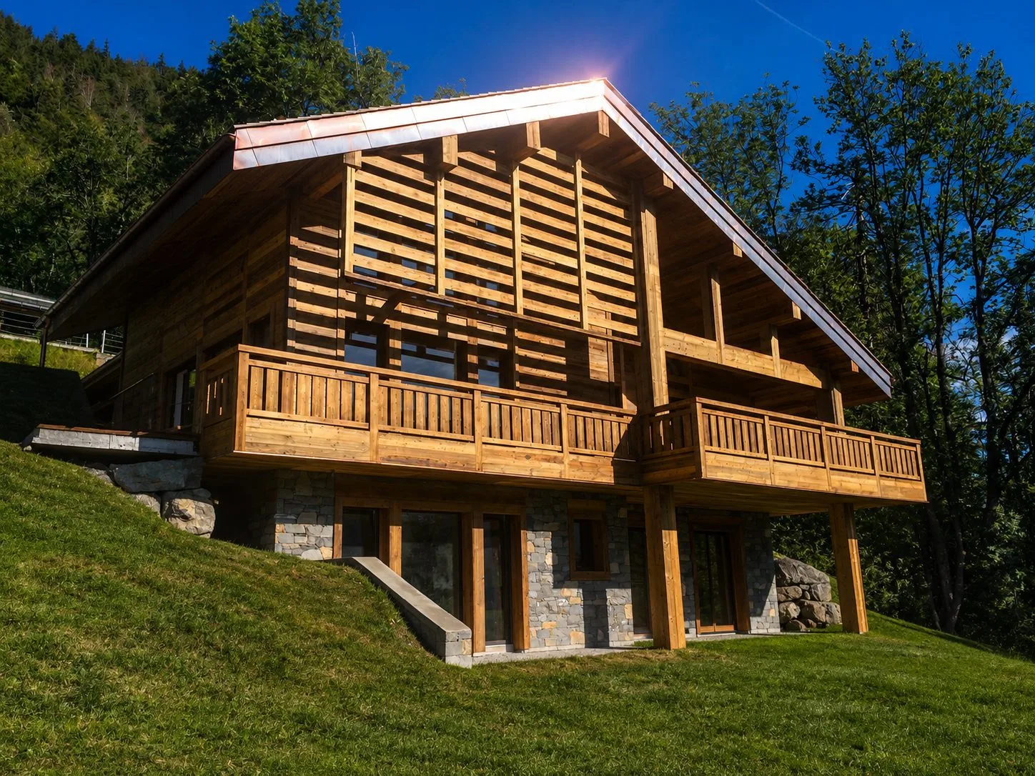 Chalet bois neuf, vue 1 — Là-haut sur la montagne