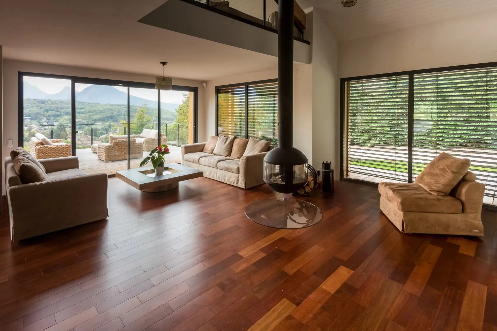 Chalet modernisé, rénovation lourde, vue 8 — Les 3 d'un coup