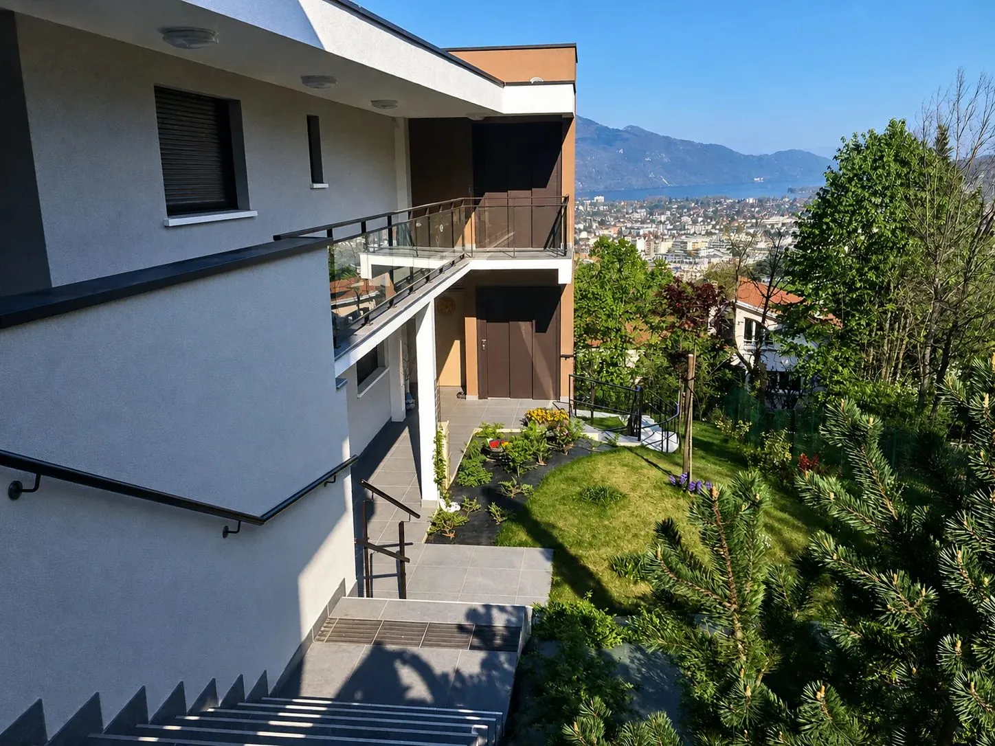 Maison cascade, vue 5 — Cascade du Lac
