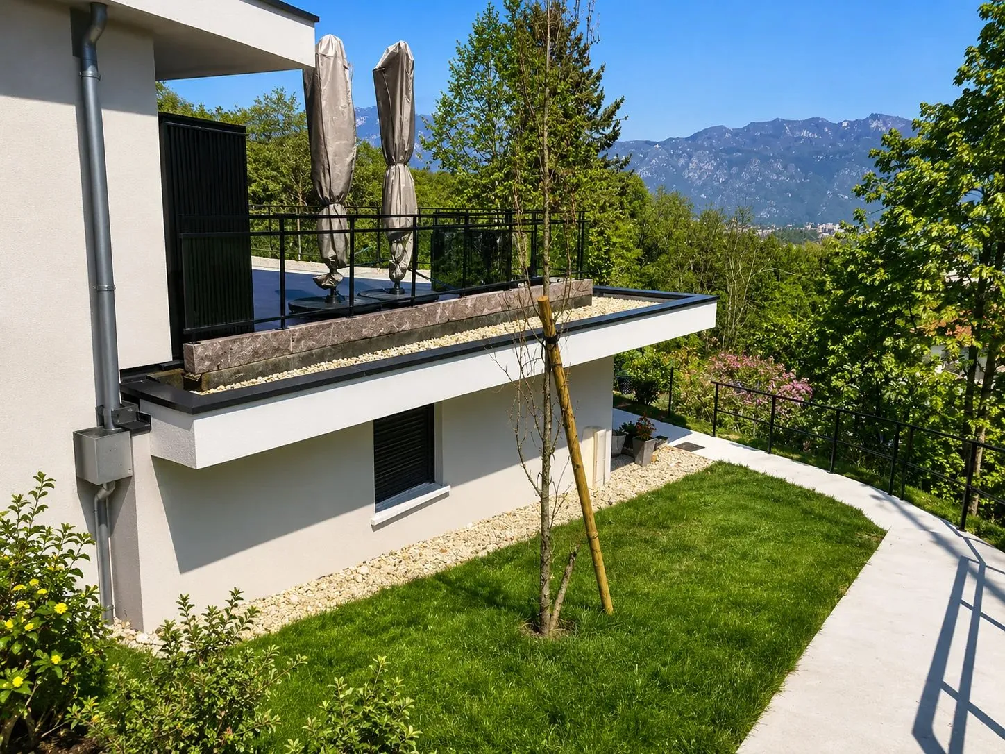 Maison cascade, vue 7 — Cascade du Lac