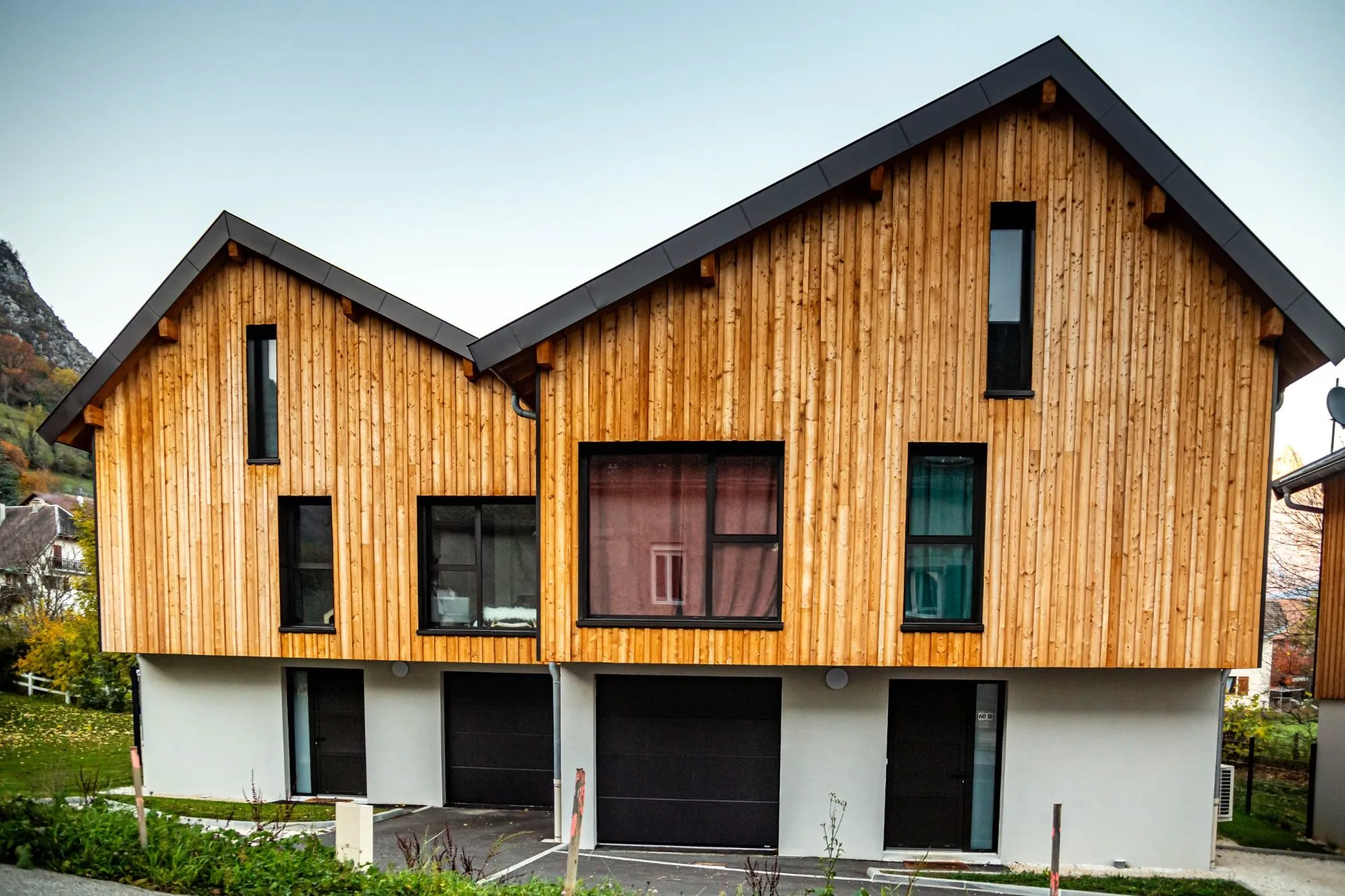Maisons à Lathuile, vue 4 — 1+1 = 3