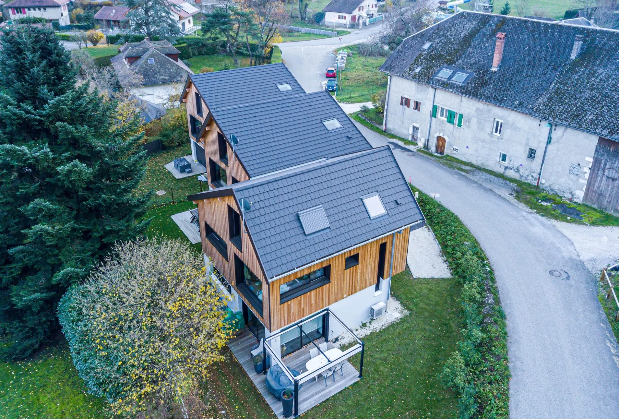 Maisons à Lathuile, vue 9 — 1+1 = 3
