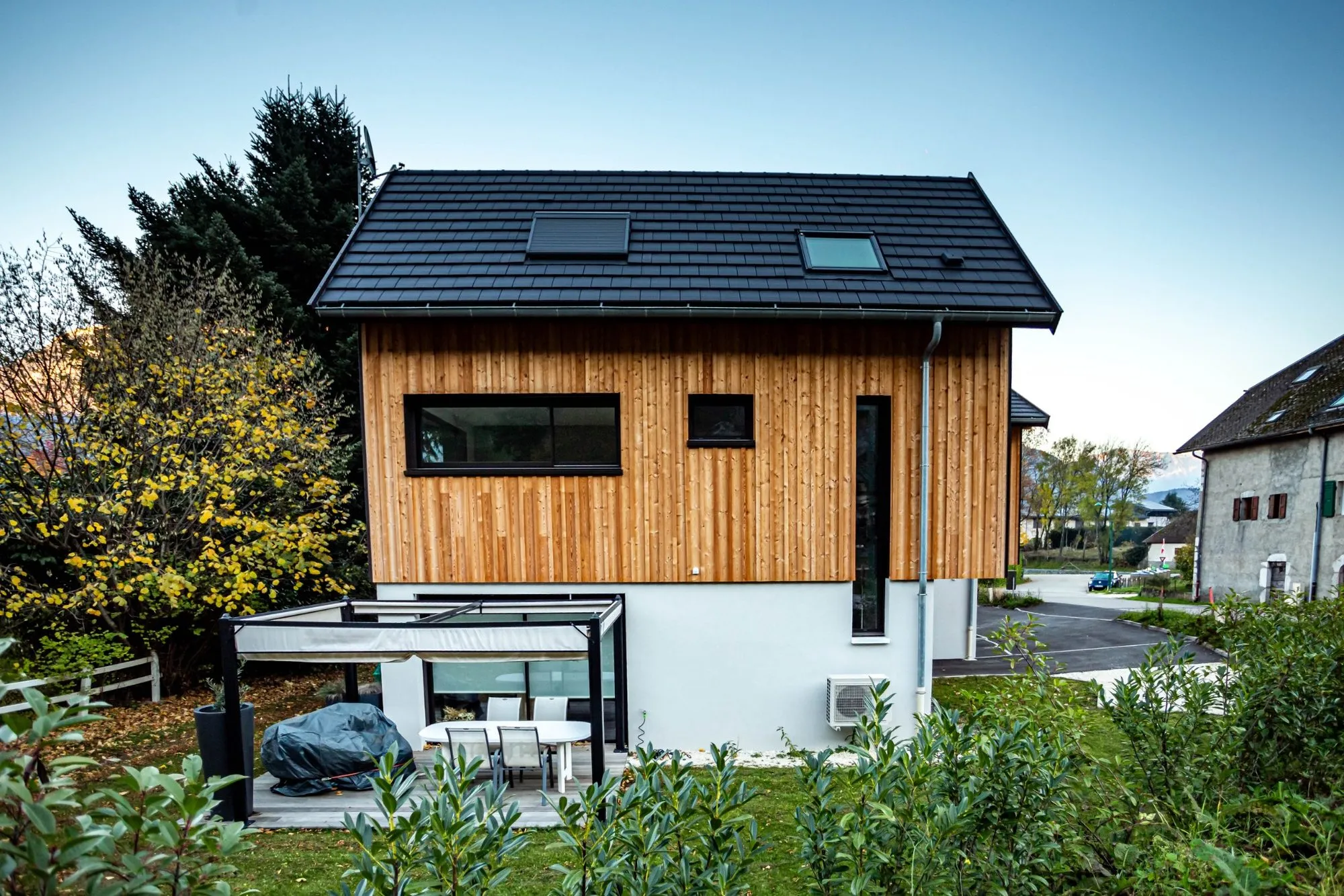 Maisons à Lathuile, vue 6 — 1+1 = 3