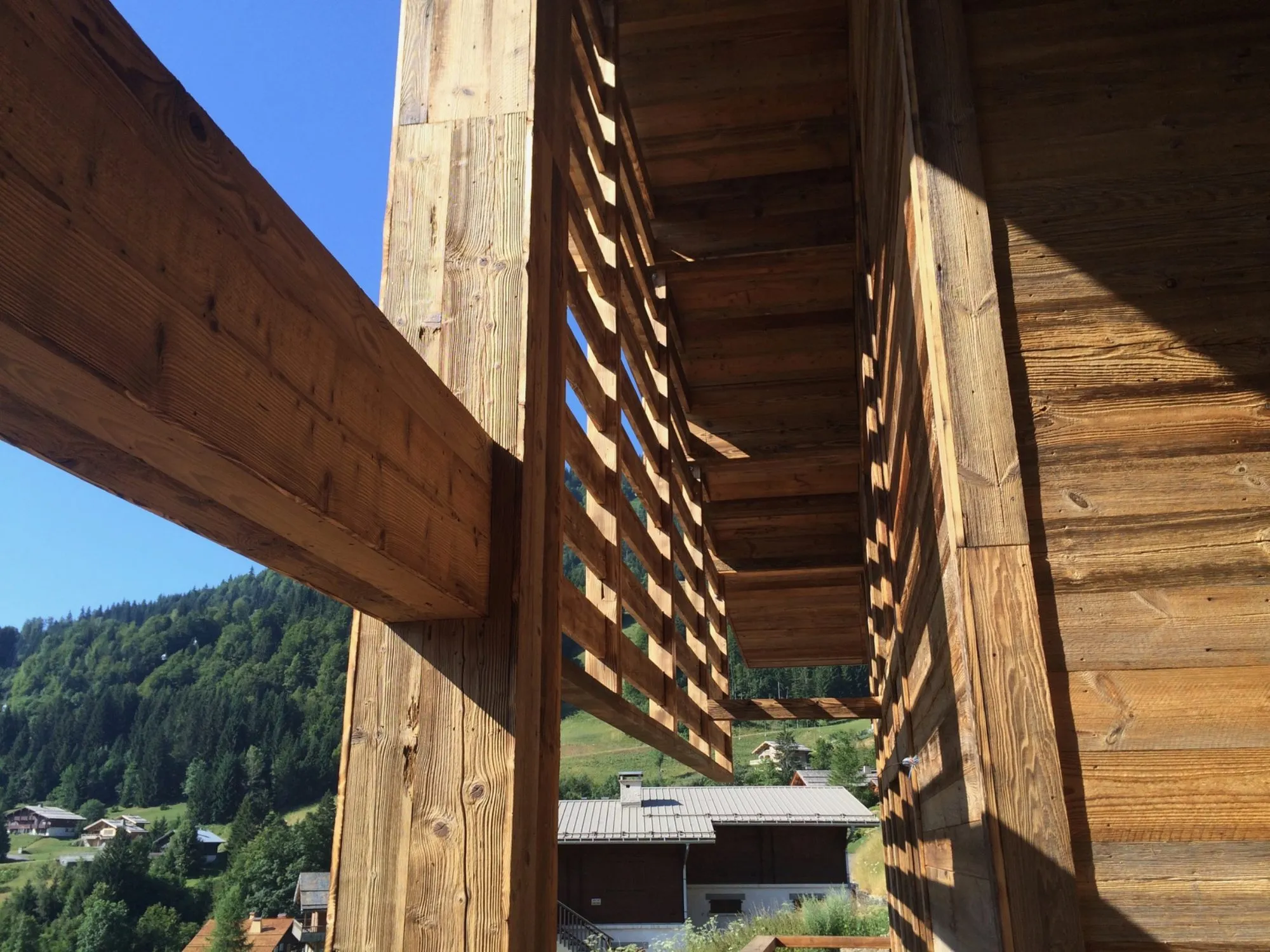 Chalet bois neuf, vue 5 — Là-haut sur la montagne