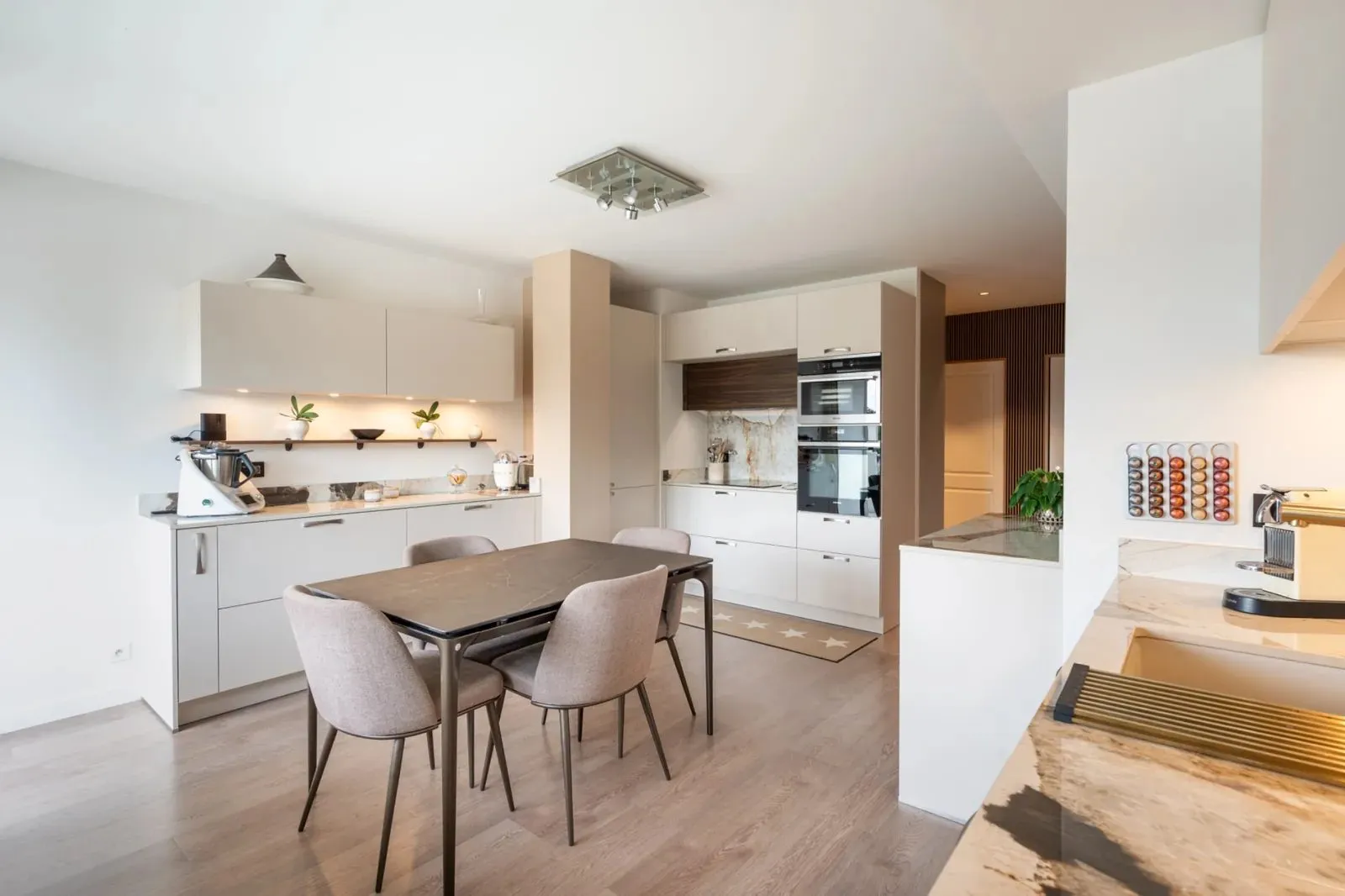 Rénovation d'appartement, vue 2 — Juste en face
